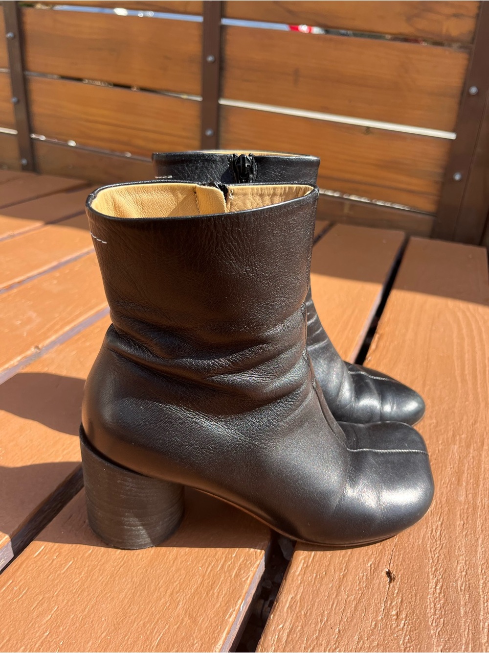 MM6 Maison Martin Margiela Black Leather Rounded-Toe Ankle Boots